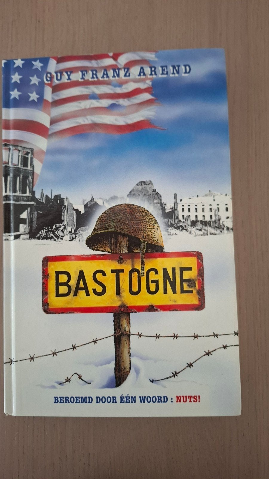 NUTS! Bastogne - De Slag om Bastogne (50e editie), Boeken, Tweede Wereldoorlog, Ophalen of Verzenden, Zo goed als nieuw, Landmacht