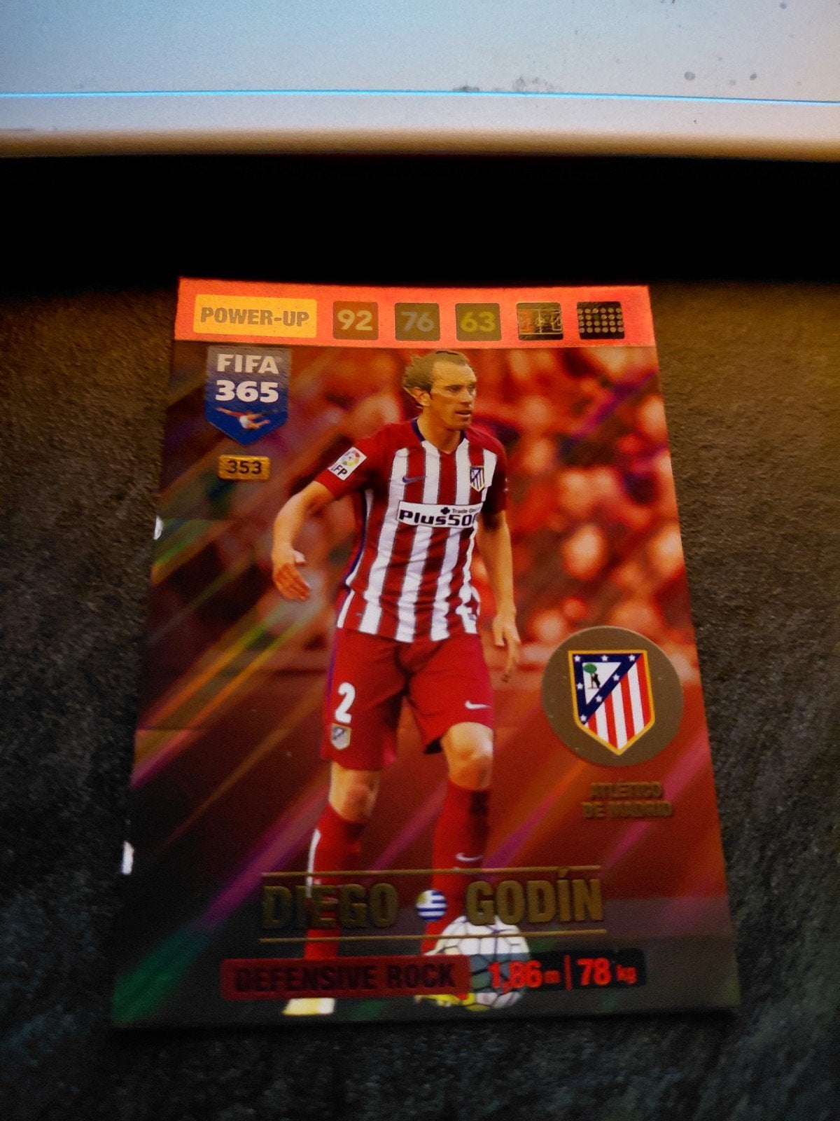 FIFA 365 Defensive Rock Diego Godin, Verzamelen, Sportartikelen en Voetbal, Ophalen of Verzenden, Nieuw, Buitenlandse clubs, Spelerskaart