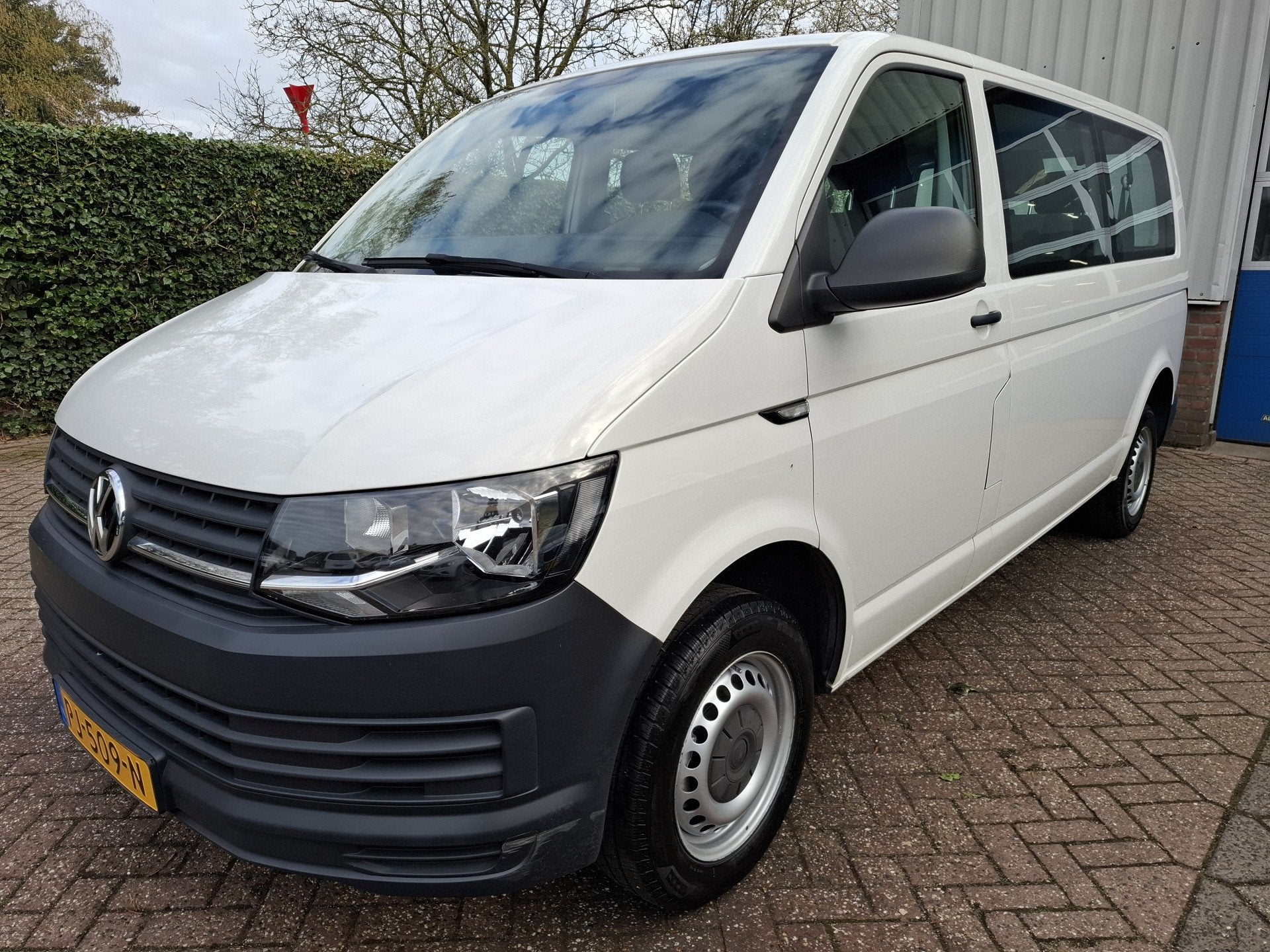 Volkswagen Transporter Kombi 2.0 TSI L2H1 9-PERSOONS MARGE B, Auto's, Voorwielaandrijving, Stof, Gebruikt, 2500 kg