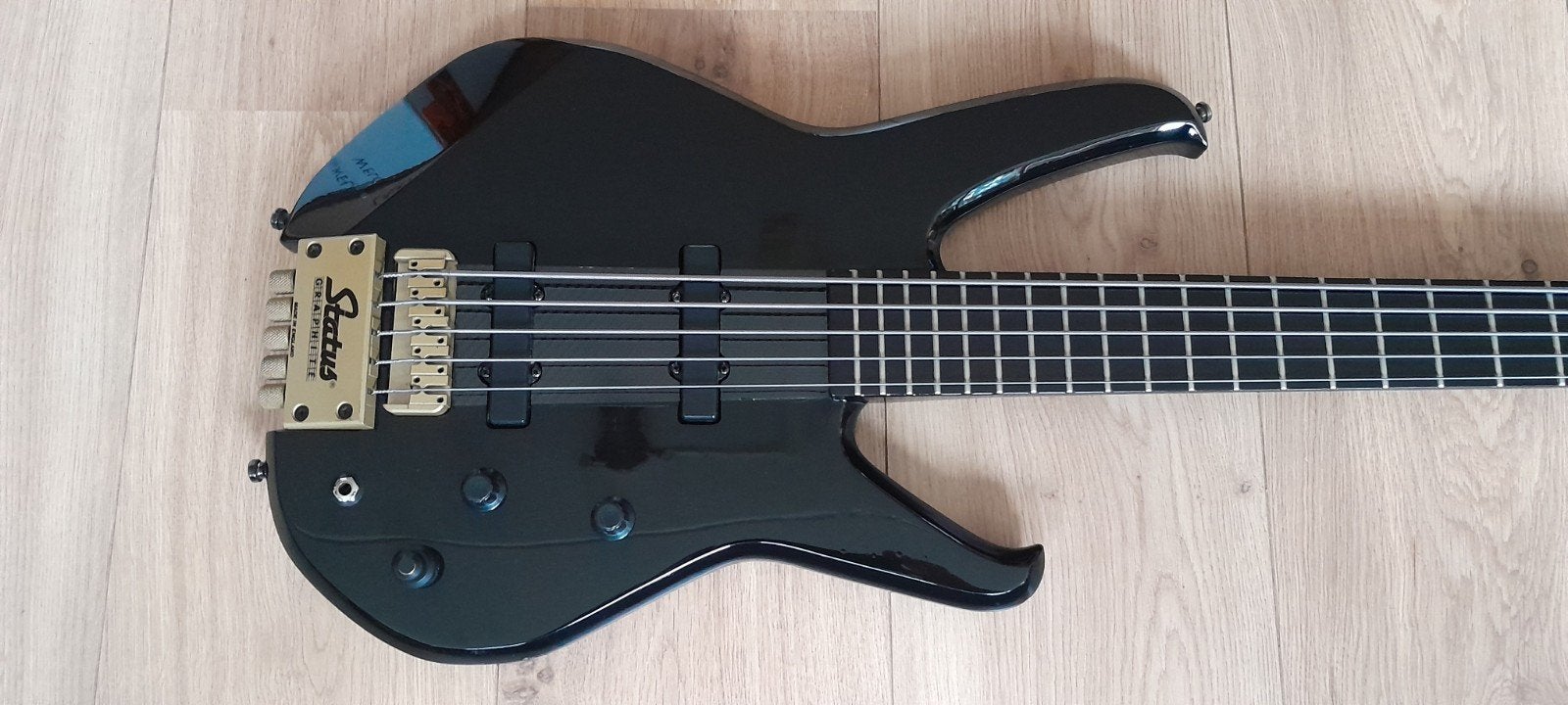 Status Graphite Series 1, Muziek en Instrumenten, Snaarinstrumenten | Gitaren | Bas, Ophalen, Gebruikt