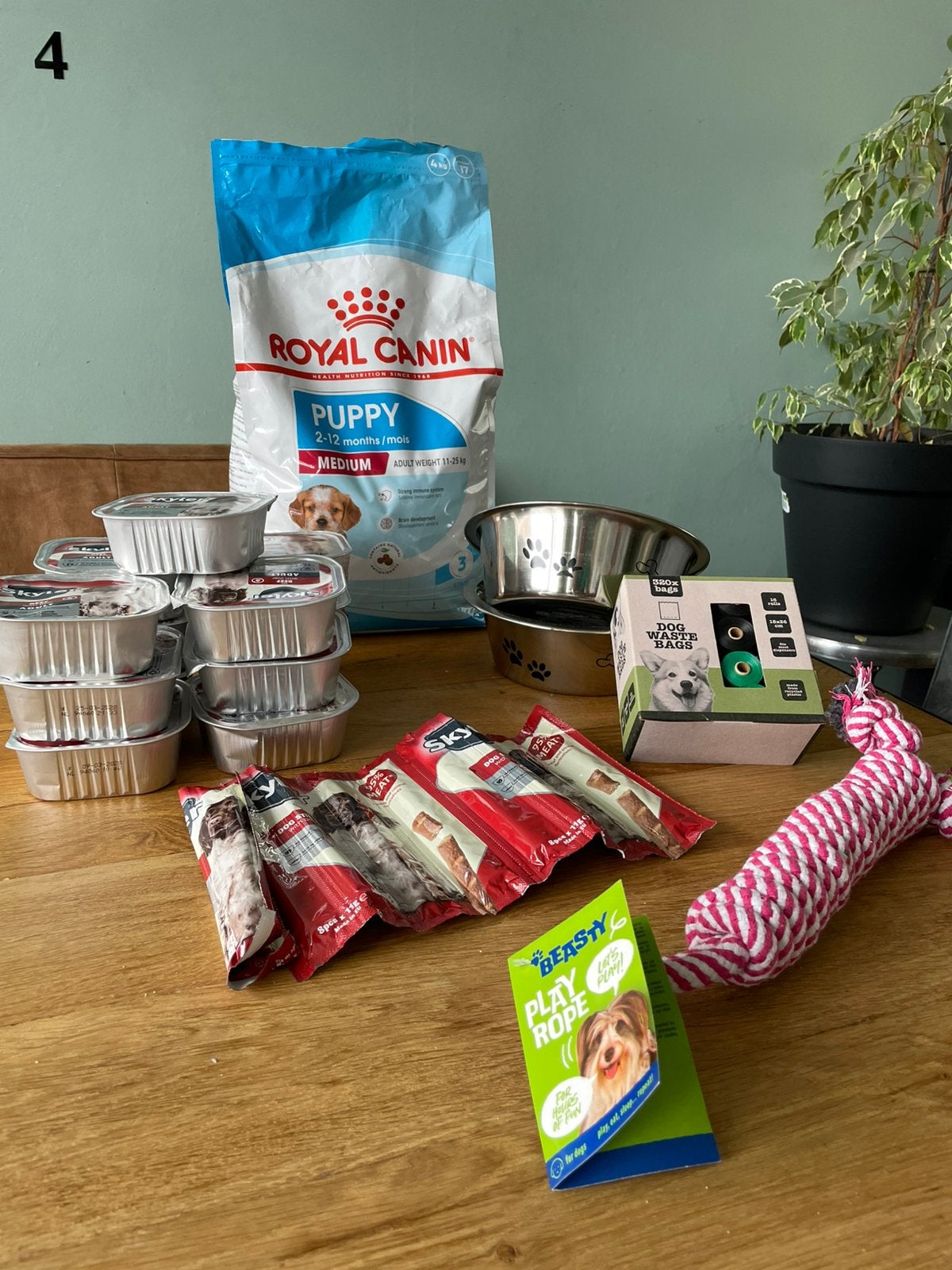 Royal Canin Puppy pakket (voer, bakjes, snacks, speeltje), Dieren en Toebehoren, Ophalen, Hond