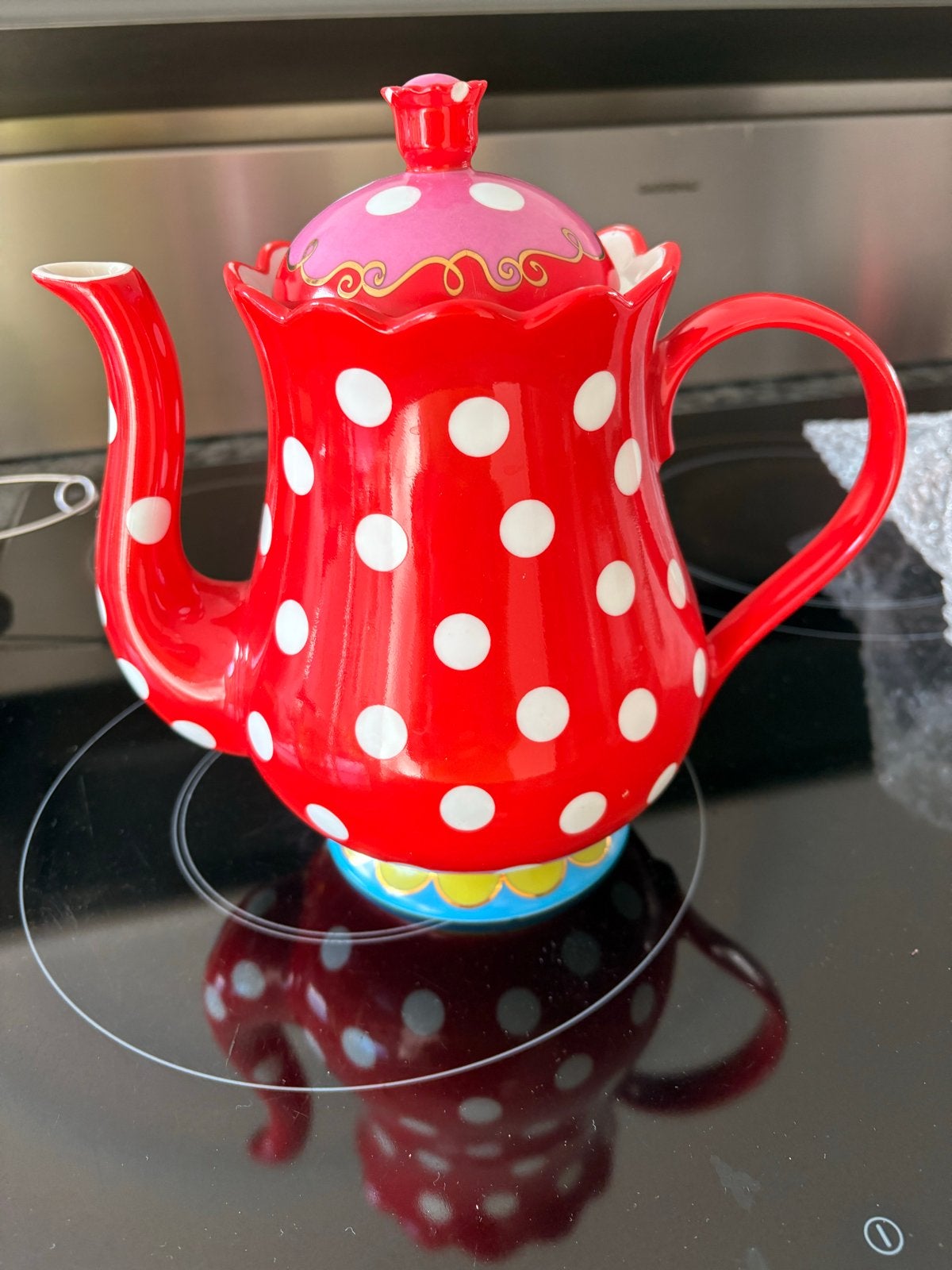 Olily theepot porselein rood met witte stippen, Gebruikt, Overige merken, Verzenden, Theepot