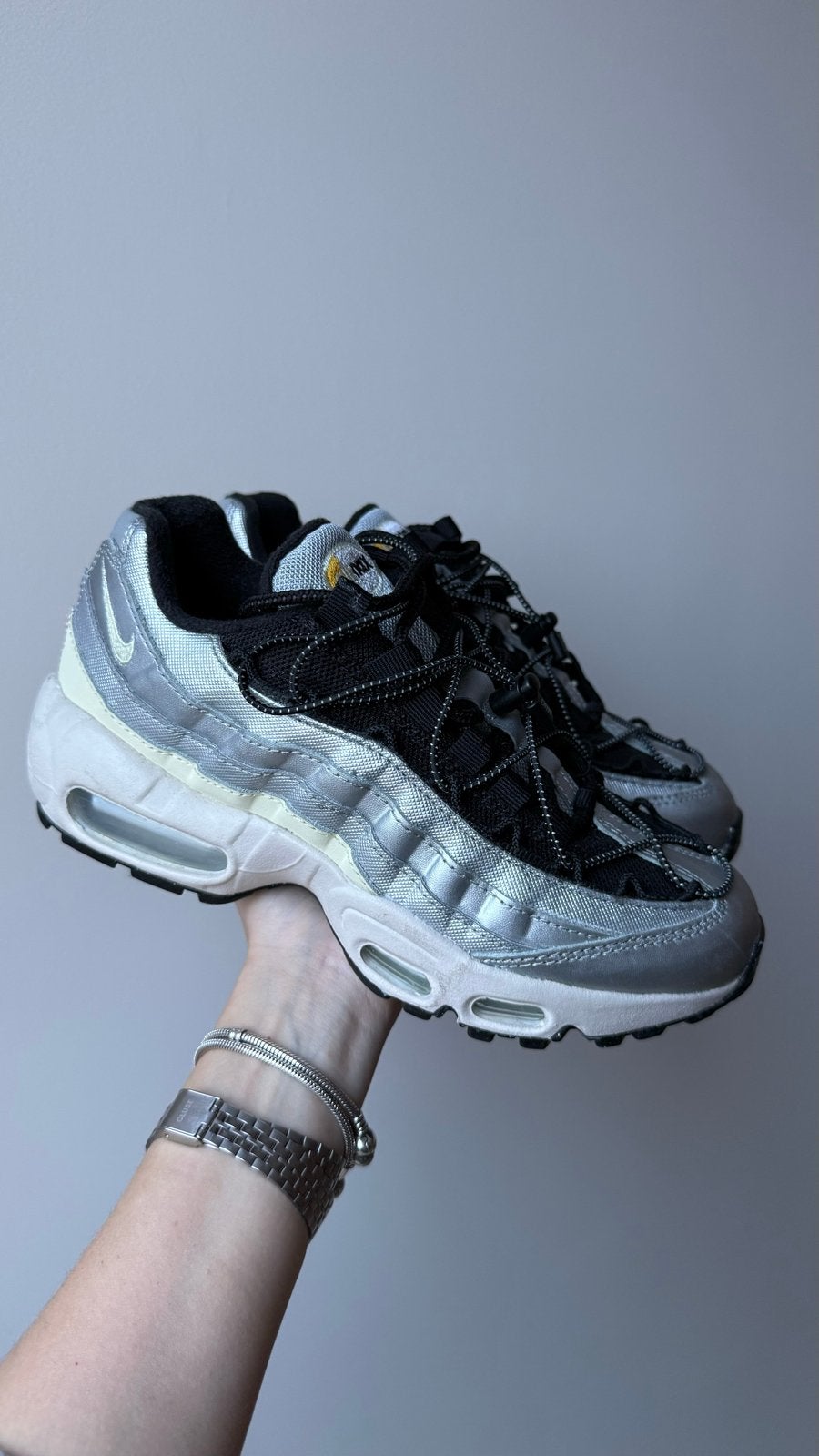 Nike Air Max 95 Sneakers - Zilver/Zwart, Kleding | Dames, Schoenen, Zo goed als nieuw, Sneakers of Gympen, Zwart, Ophalen of Verzenden