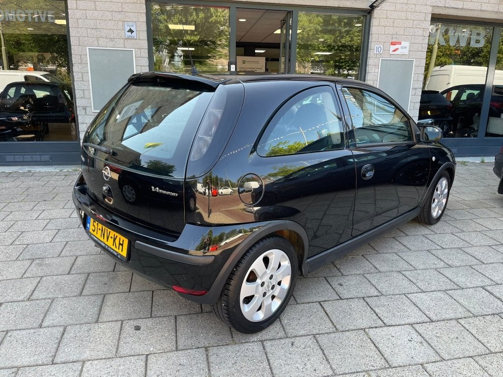 Opel Corsa 1.4-16V Sport Airco Nieuwe apk Distri VV, 450 kg, Gebruikt, 31 €/maand, 4 cilinders