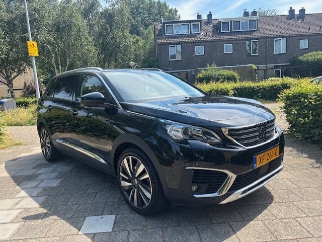 Peugeot 5008 1.6 Puretech 180pk S&S Eat8 2019 Zwart, Auto's, 188 pk, Zwart, 4 cilinders, Parkeersensor