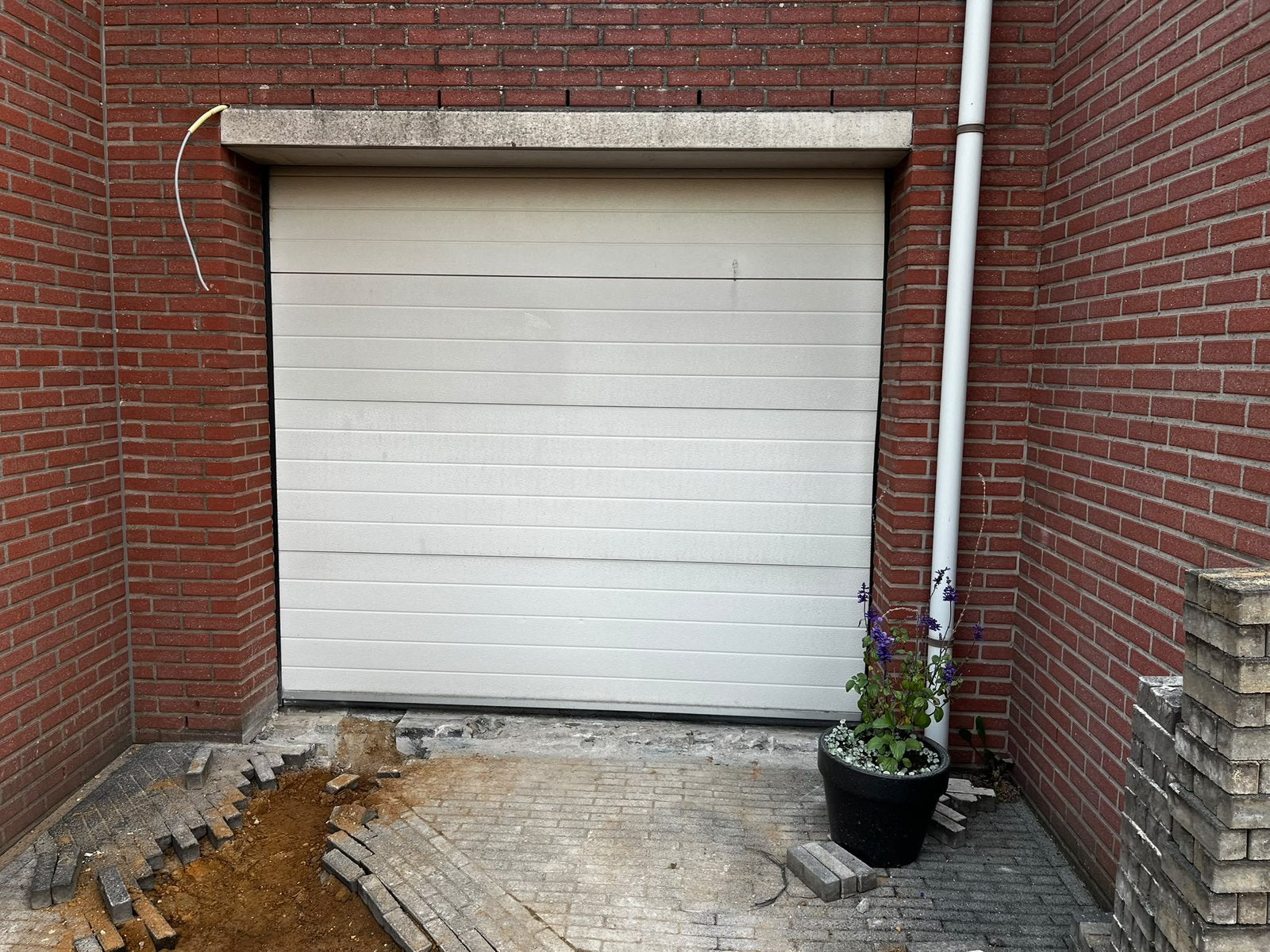 Novoferm sectionaaldeur elektrisch met novoferm motor, Doe-het-zelf en Verbouw, Ophalen, Gebruikt, 200 cm of meer, Wit