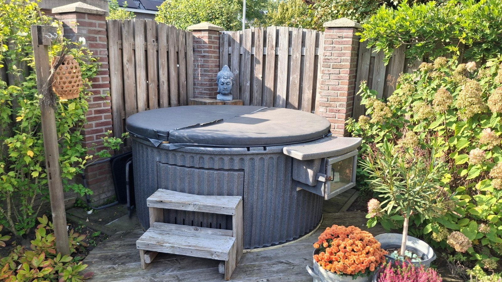 Spa Builders Jacuzzi, 7-persoons, Ophalen, Gebruikt, Rond, Minder dan 200 cm