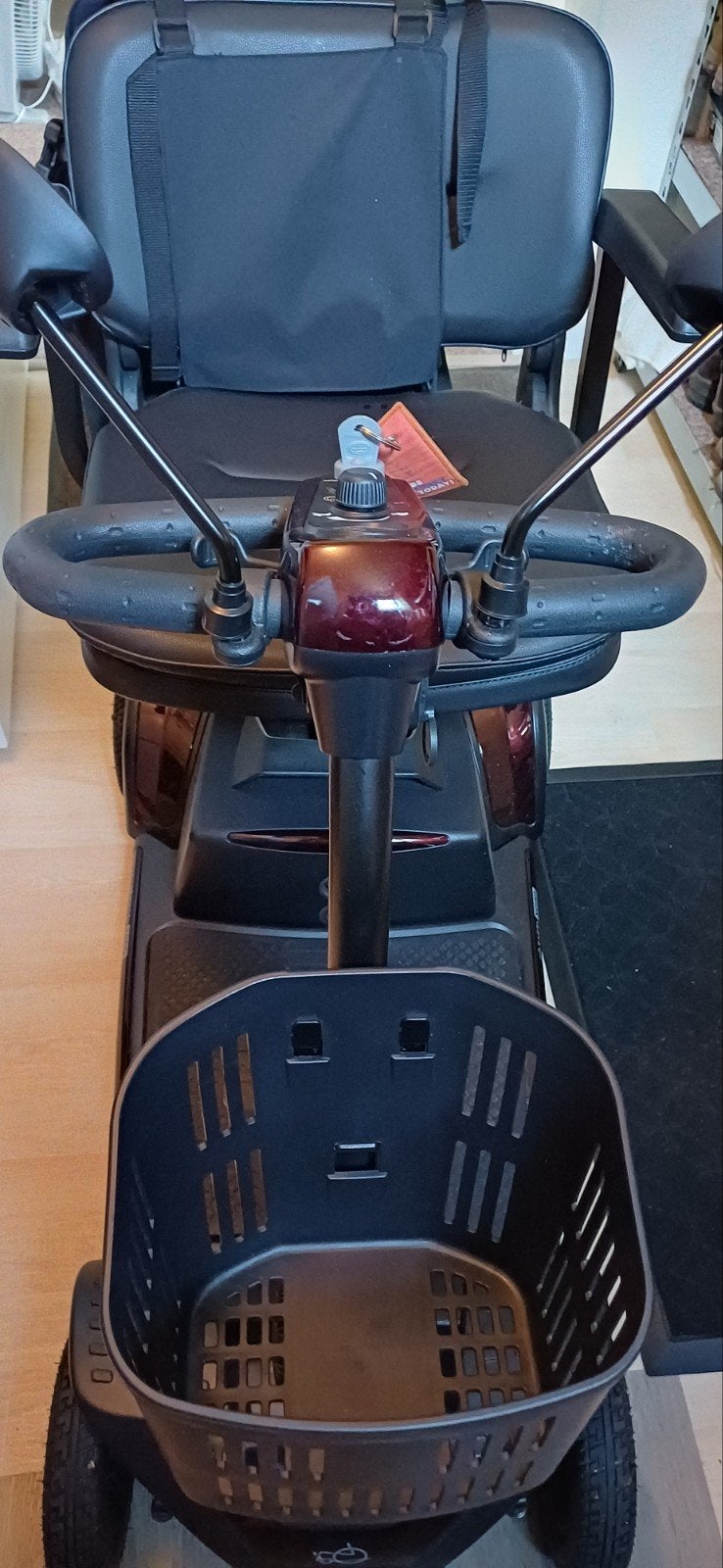 opvouwbaar en zeer wendbare scootmobiel als nieuw, Ophalen, Nieuw, 46 km of meer, 16 km/u of meer