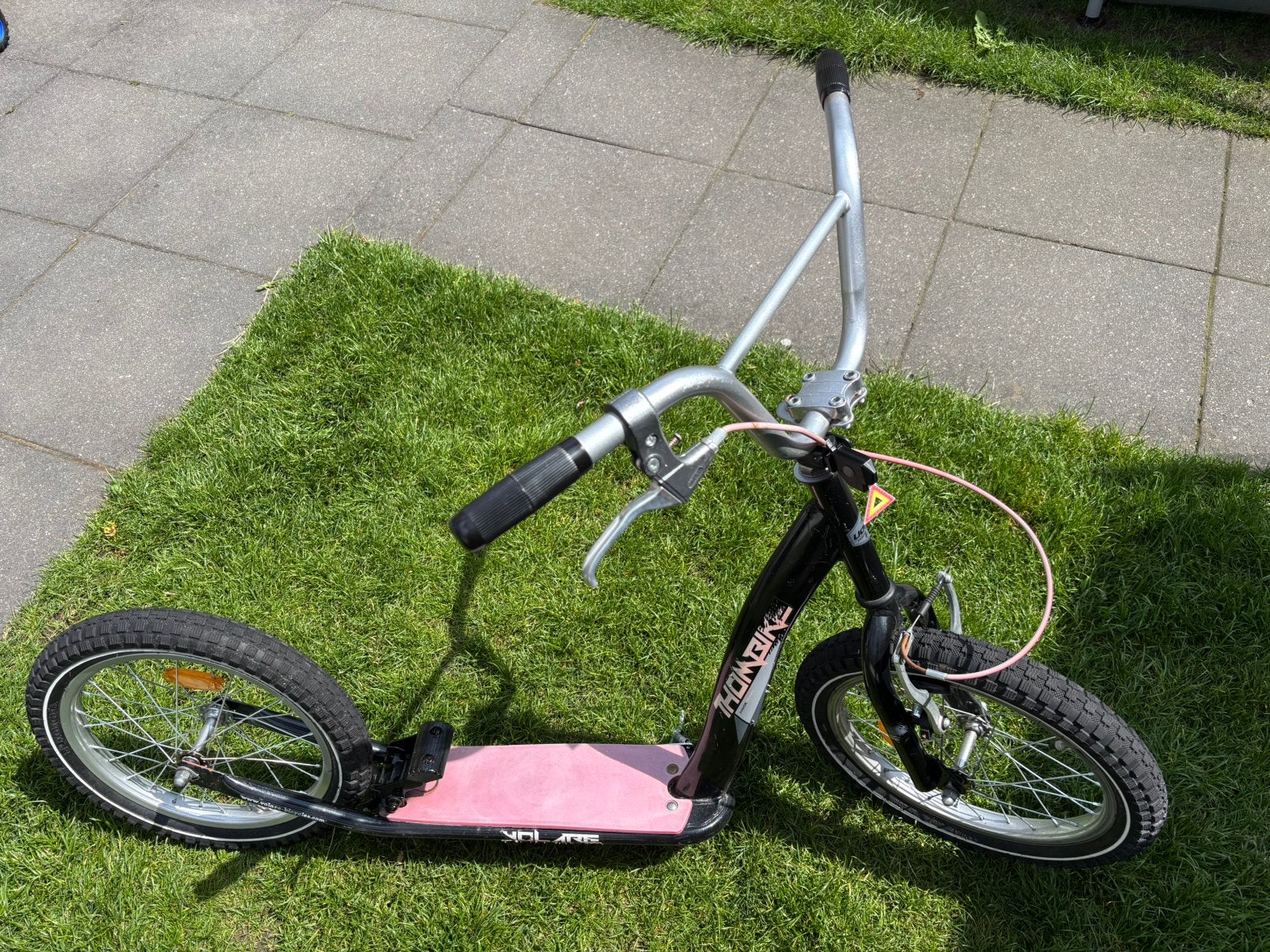 16” Volare step zwart met luchtbanden  voor 7 t/m 10 jr, Ophalen of Verzenden, Gebruikt, Gewone step