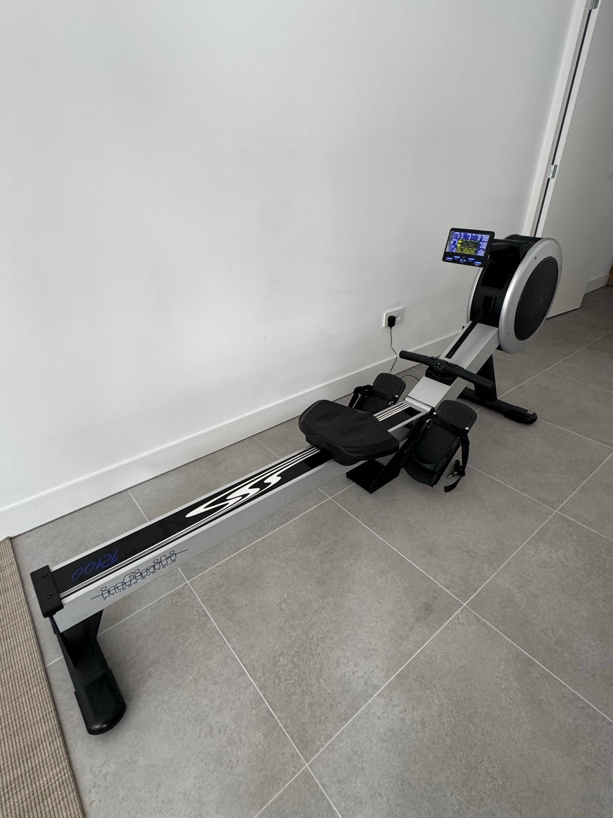 Infiniti R-100 Roeitrainer met display - Zo goed als nieuw, Ophalen, Armen, Zo goed als nieuw, Metaal