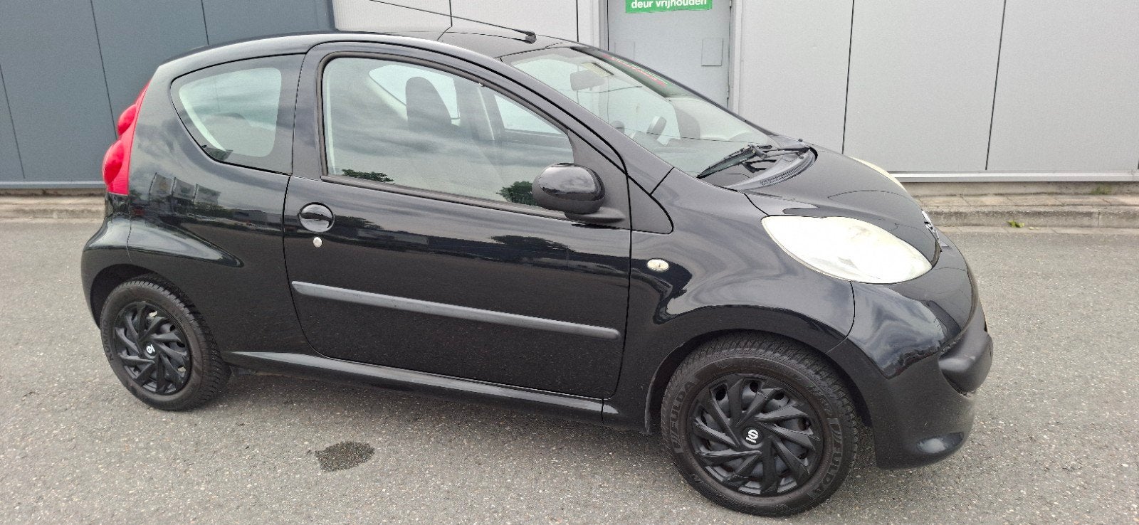 Peugeot 107 1.0 12V 3DR 2008 Zwart, Voorwielaandrijving, Stof, 4 stoelen, Origineel Nederlands