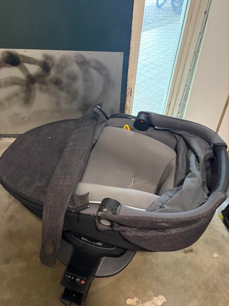 Maxi-Cosi Jade reiswieg met ISOFIX base, 0 t/m 10 kg, Slaapstand, Ophalen of Verzenden, Zo goed als nieuw