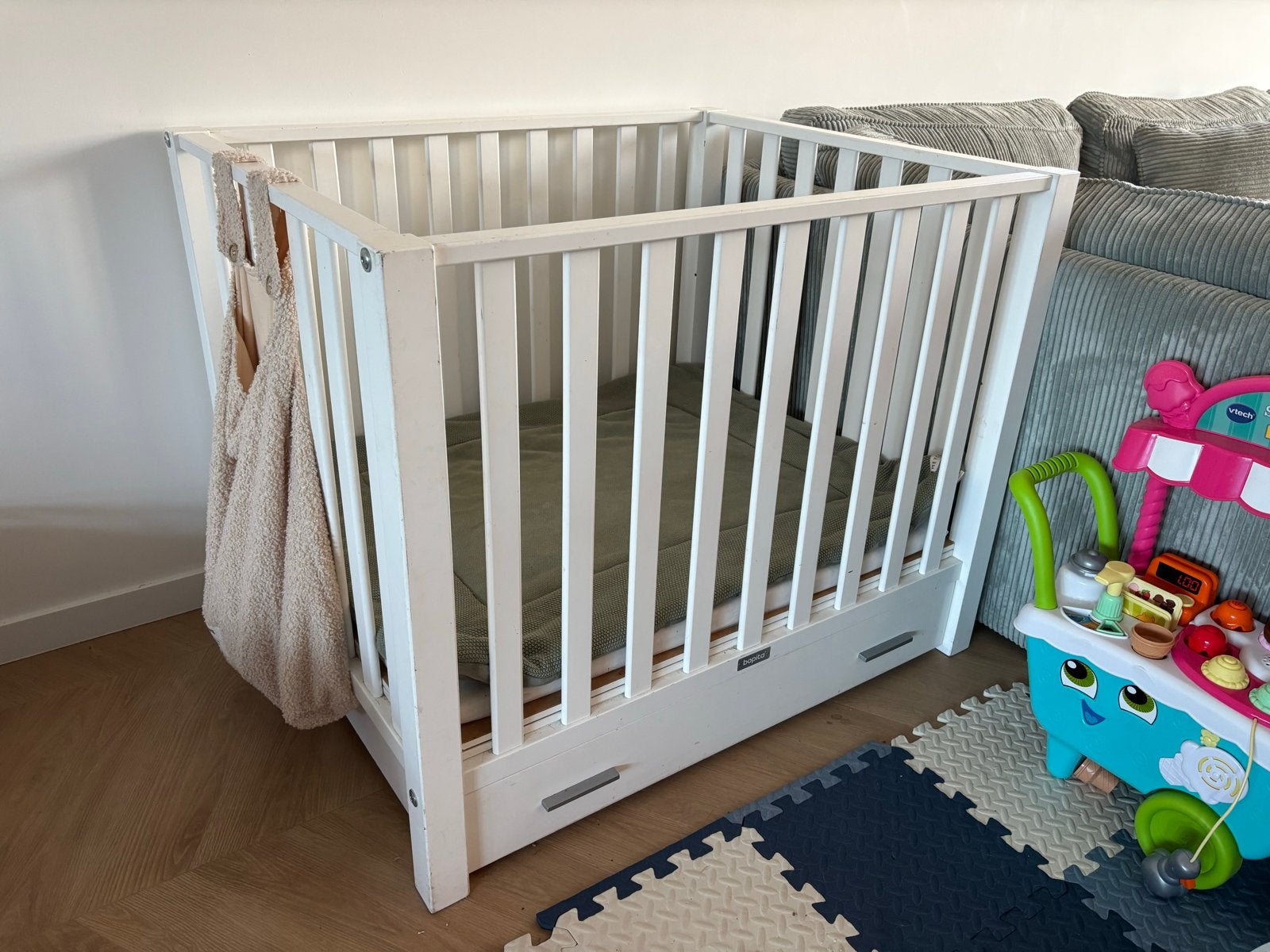 Bopita box met matras, hoes en Meyco boxkleed, Ophalen of Verzenden, Gebruikt, Vierkant, Boxkleed