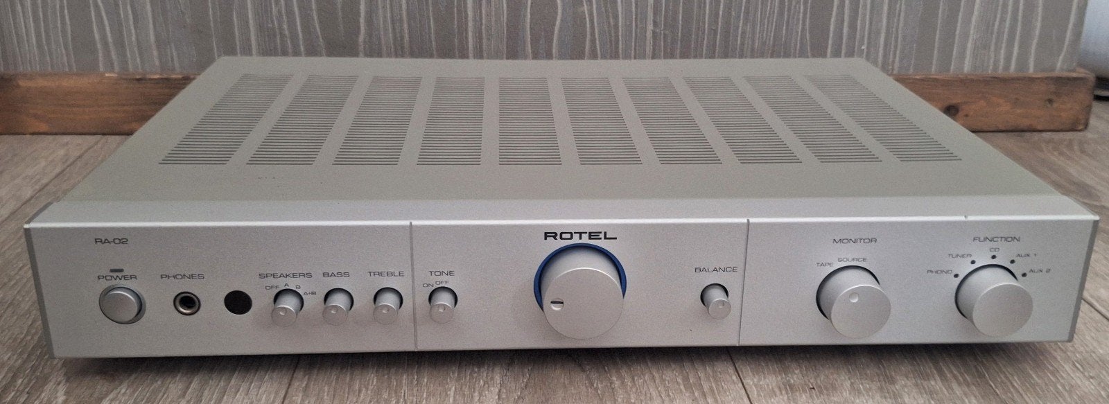 Rotel RA 02 amplifier,  versterker. Hi end, phono stereo, Audio, Tv en Foto, Versterkers en Receivers, Ophalen of Verzenden, Gebruikt