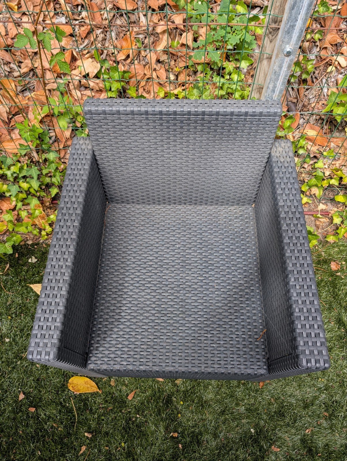 Allibert wicker-look tuinstoel voor onderdelen, gratis., Tuin en Terras, Tuinstoelen, Ophalen, Gebruikt, Overige materialen