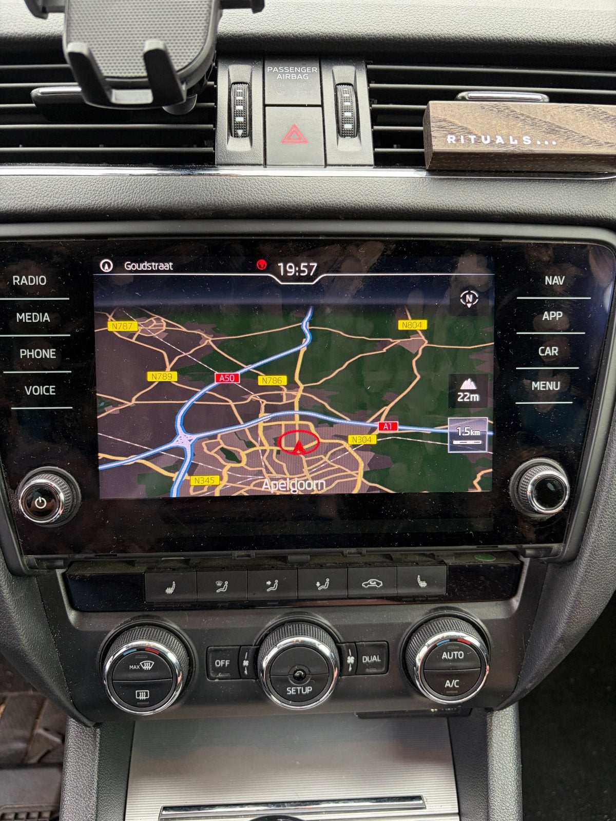 Skoda Columbus Multimedia Systeem Octavia 2020 MIB2, Ophalen, Zo goed als nieuw