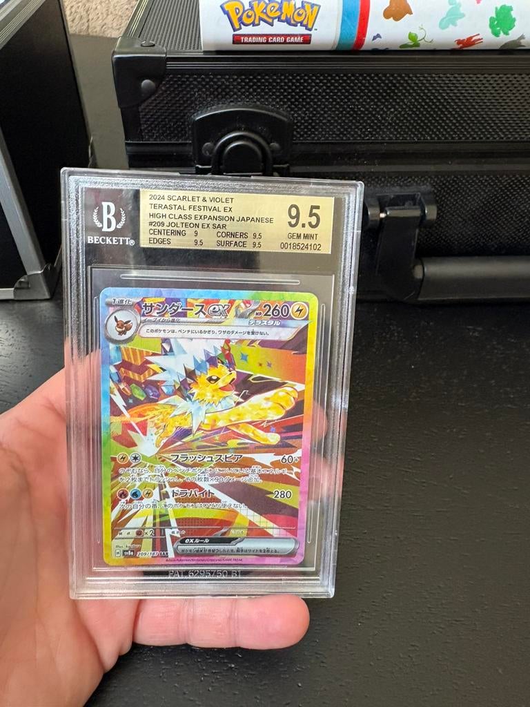 Jolteon festival beckett 9,5, Ophalen of Verzenden, Zo goed als nieuw, Meerdere kaarten, Foil