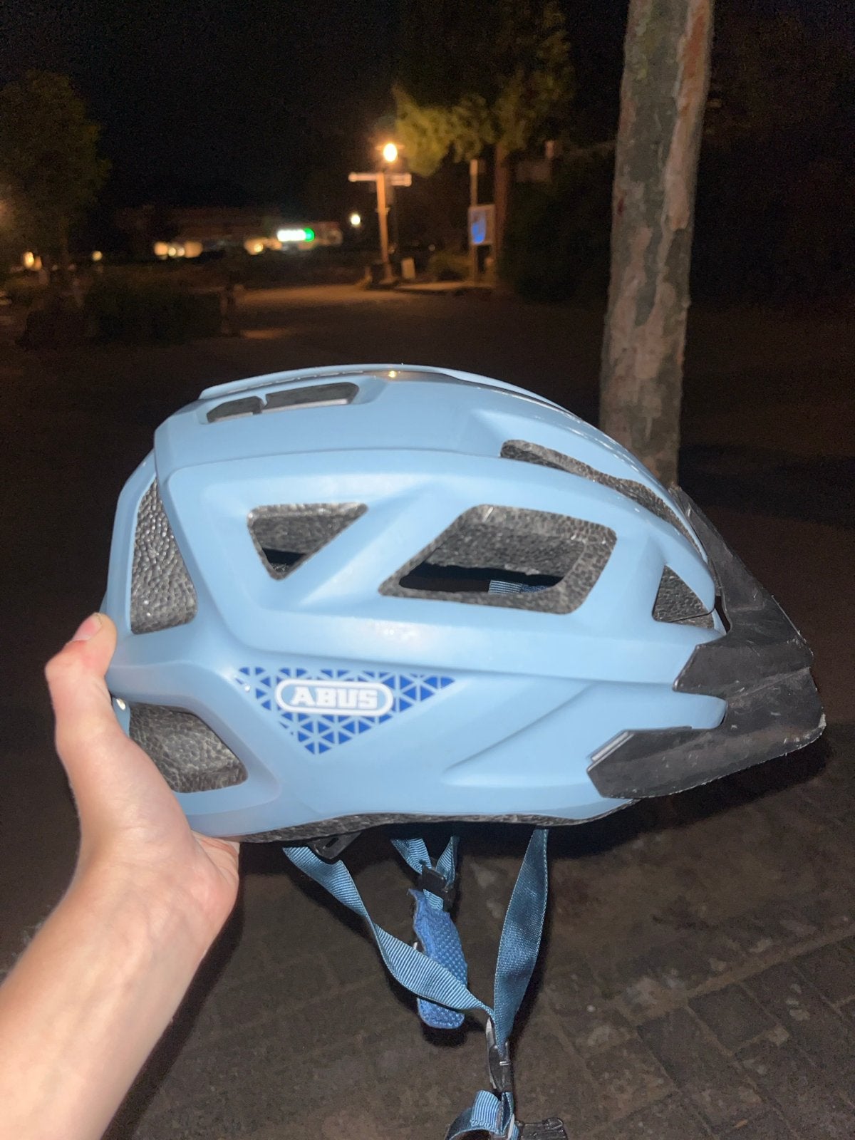 ABUS Fietshelm - Lichtblauw, Fietsen en Brommers, Fietsaccessoires | Fietshelmen, Gebruikt, Heer of Dame, M, Ophalen