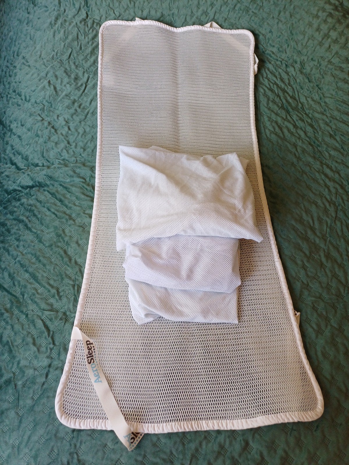 Aerosleep set matrasbeschermer en 3 hoeslakans, Kinderen en Baby's, Kinderkamer | Beddengoed, Gebruikt, Jongetje of Meisje, Wit