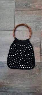 Zwarte handtas met houten handvat en zilveren studs, Ophalen, Zo goed als nieuw, Zwart, Handtas