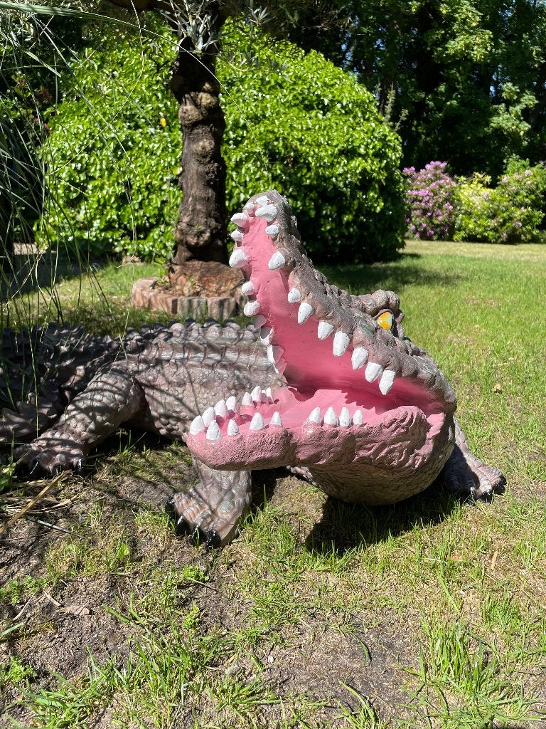 Beeld krokodil Grijs, tuin, zwembad, vijver, boerderij 125cm, Ophalen, Nieuw, Kunststof, Dierenbeeld