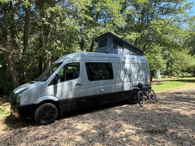 Off Grid Camper VW Crafter L3H2 5 Zitplekken 4 Slaapplekken, Buscamper of Camperbus, Volkswagen, Treinzit, Particulier