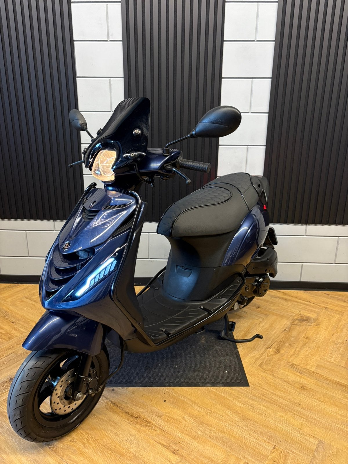 PIAGGIO ZIP 4T 3V BROM 2023 FULL OPTION MIDNIGHT BLUE