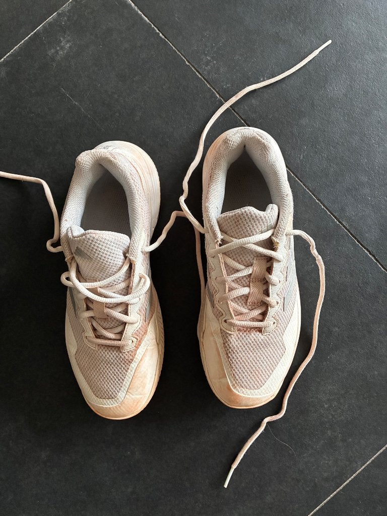 Adidas tennis schoenen met 39 1/3, Gebruikt, L00, Schoenen, Ophalen