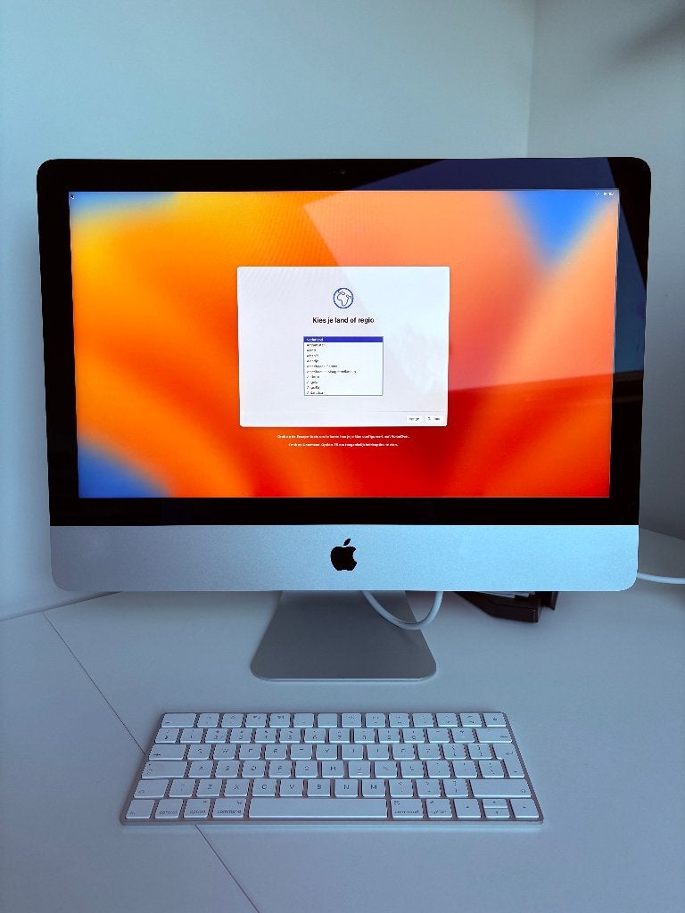 Imac 21,5 inch incl toetsenbord, Computers en Software, Apple Desktops, Ophalen, Gebruikt, HDD en SSD, 8 GB