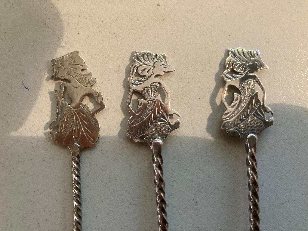 T.K. 6 Zilveren Djoka theelepels Wajang, Indonesië ca. 1930, Antiek en Kunst, Ophalen of Verzenden
