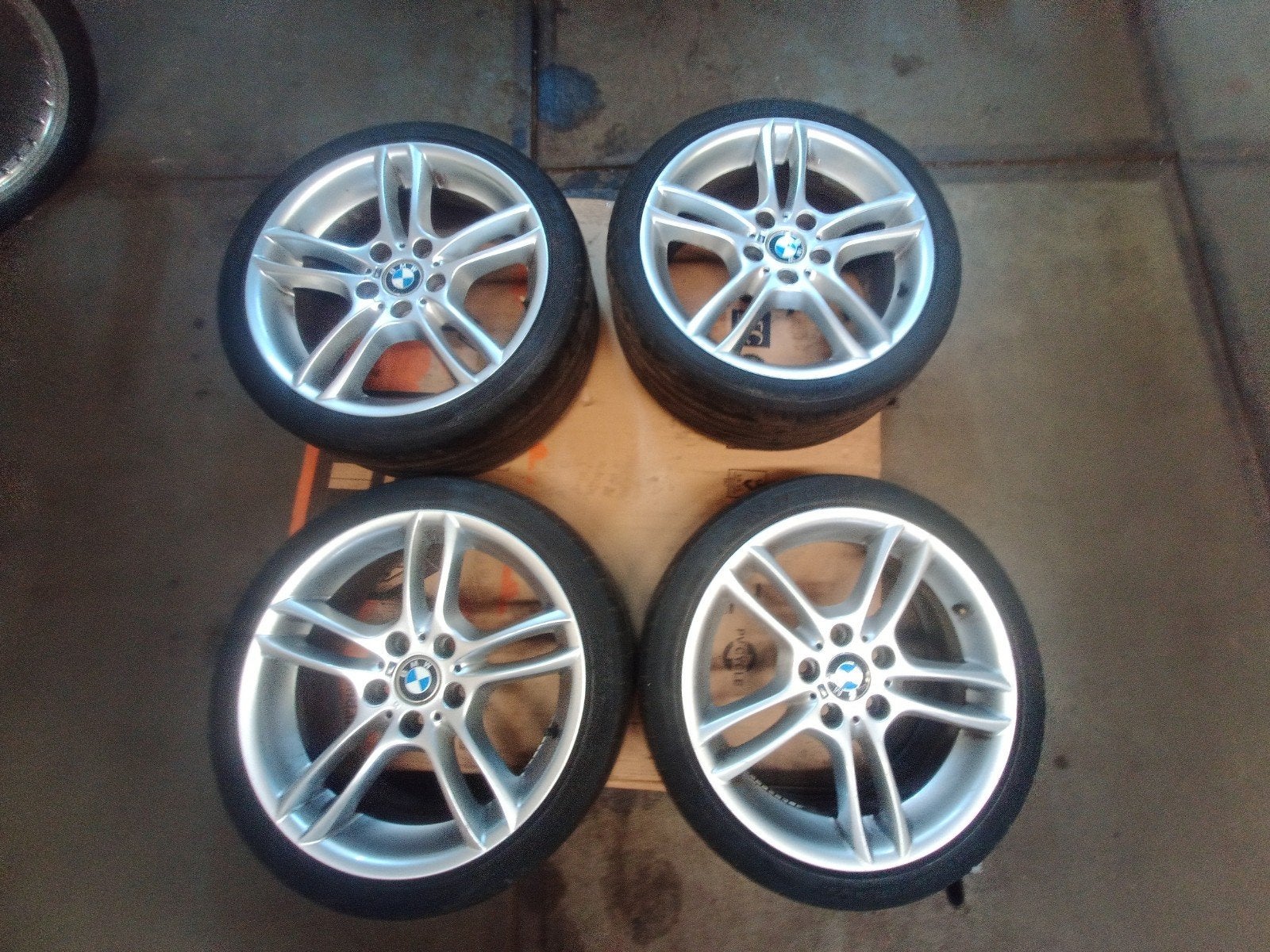 BMW breedset 18 inch velgen (215/40 ZR18 & 245/35R18), Ophalen, 18 inch, Banden en Velgen, Personenwagen