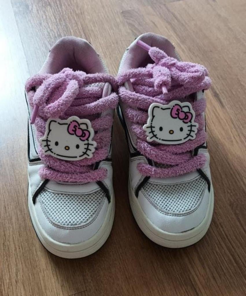 Hello Kitty Mania skate sneakers maat 38, Ophalen, Schoentjes, Meisje, Zo goed als nieuw