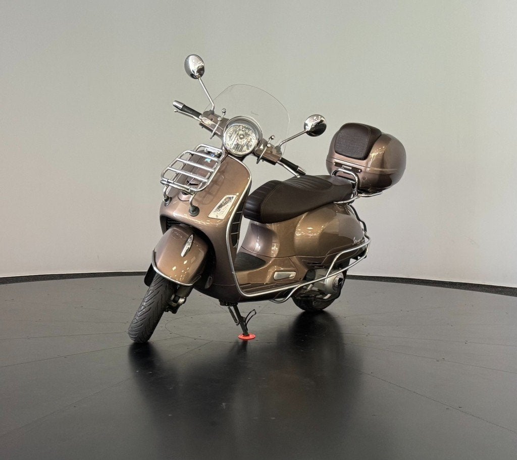 Piaggio Vespa GTS Vespa GTS 300, Gebruikt, Customerservice.piaggiogroup@legalmail.it, Piaggio & C. S.p.A, Benzine