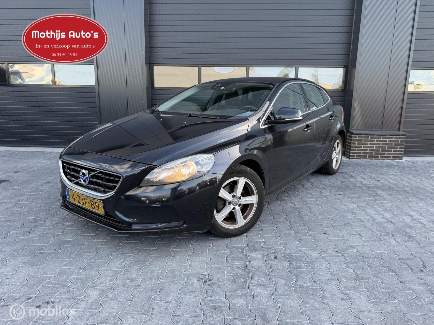 Volvo V40 1.6 D2 Momentum, Auto's, Voorwielaandrijving, Euro 5, 4 cilinders, Zwart