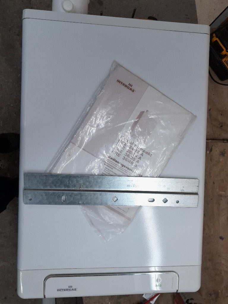 intergas hre 28/24 A  cv ketel met warmwater cw4 b.j.2024, Doe-het-zelf en Verbouw, Ophalen, 30 tot 80 cm, Hoog rendement (Hr)