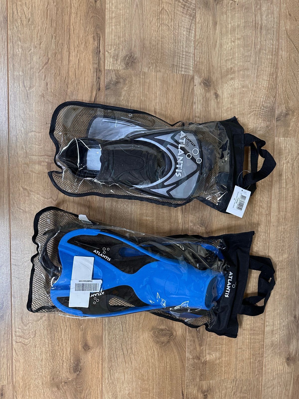 Nieuwe Flippers - Maat 30 (zwart) en verstelbaar 32-35 (blau, Ophalen of Verzenden, Nieuw, Zwem- of Duikvliezen