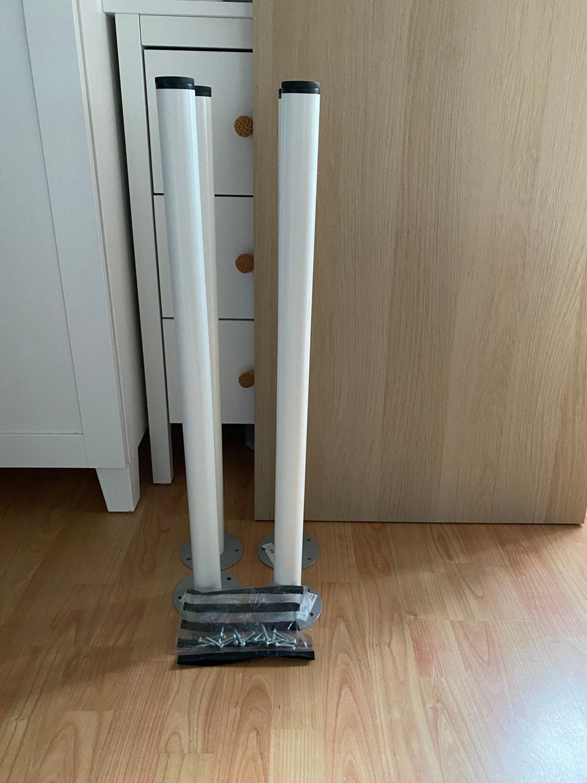 Bureaublad Linnmon incl 4 poten, Ophalen, Zo goed als nieuw, IKEA, 100 cm