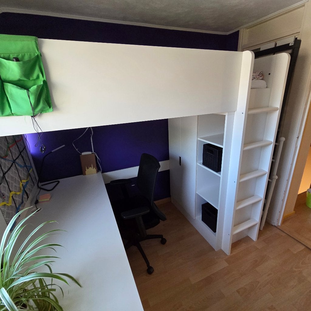Hoogslaper IKEA Smastad wit met bureau en kast, Kinderen en Baby's, Kinderkamer | Stapelbedden en Hoogslapers, Ophalen, Gebruikt