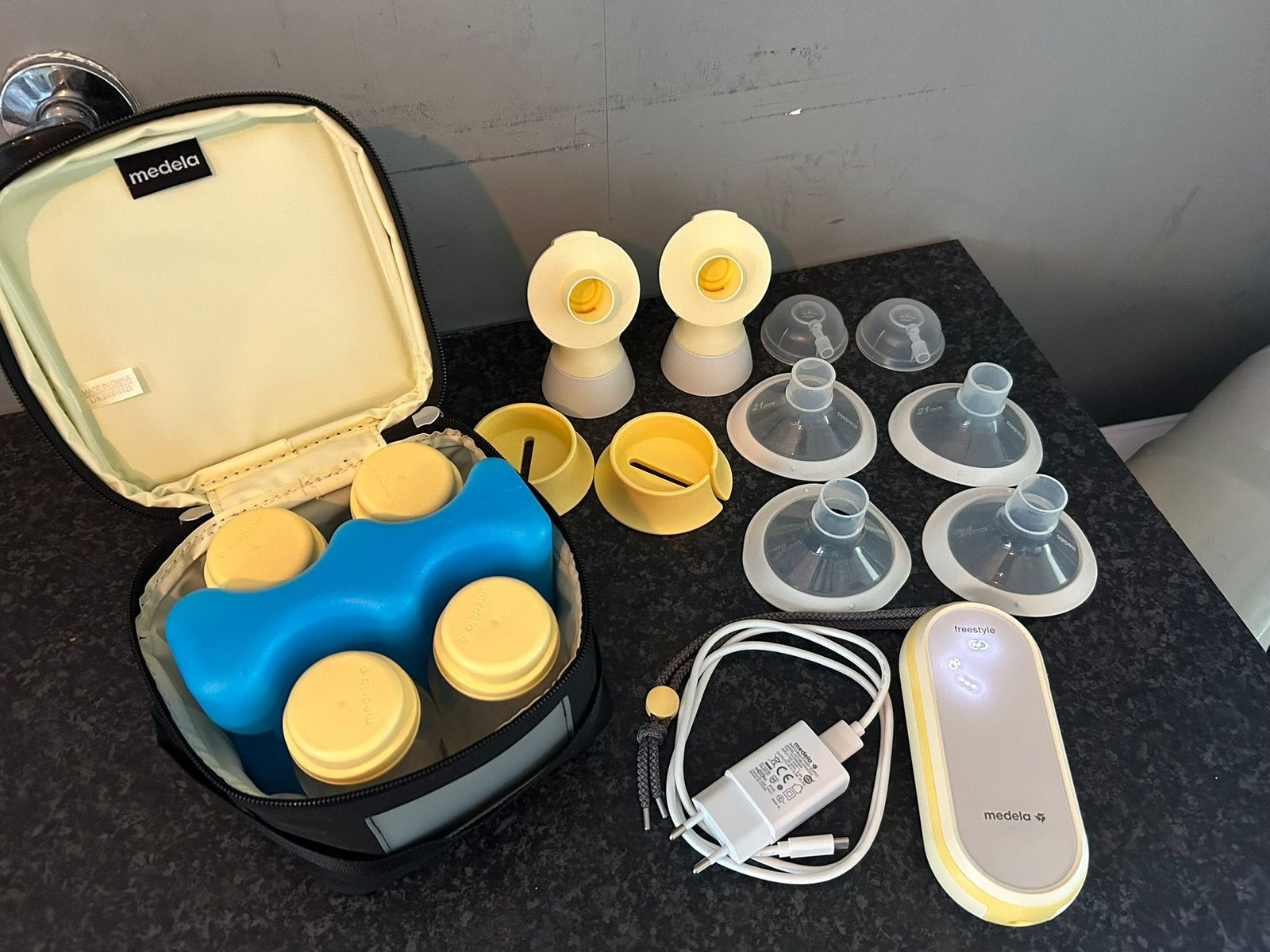 Medela Freestyle Flex Elektrische Borstkolf - dubbelzijdig, Kinderen en Baby's, Ophalen, Zo goed als nieuw, Borstkolf