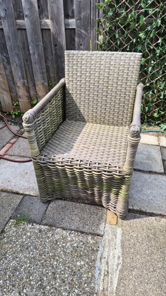 4 Wicker tuinstoelen inclusief kussens, Ophalen