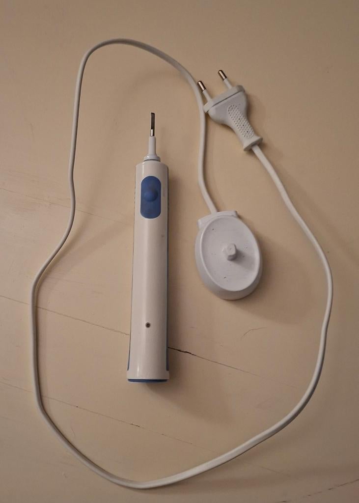 Elektrische tandenborstel | Oral-B, Sieraden, Tassen en Uiterlijk, Uiterlijk | Mondverzorging, Ophalen of Verzenden, Gebruikt