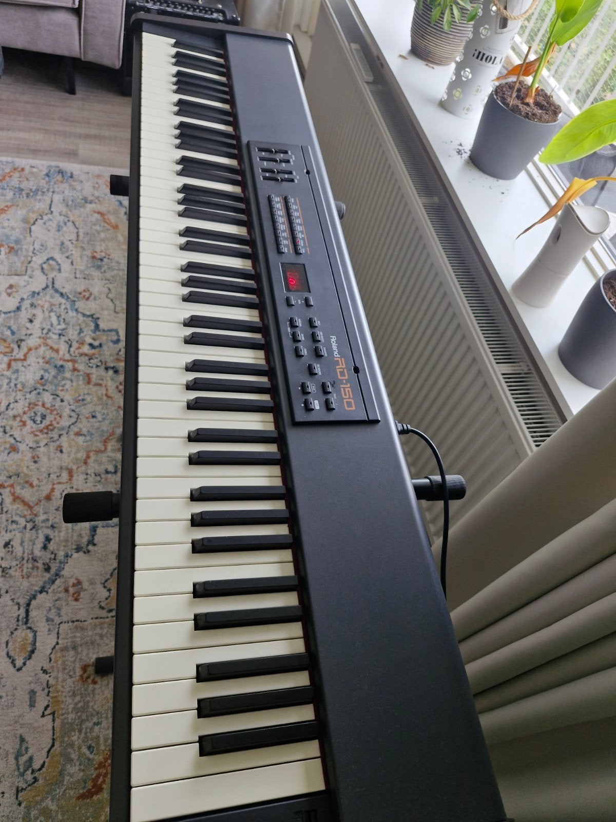Roland R-150 stage piano, Ophalen of Verzenden, Gebruikt, Zwart