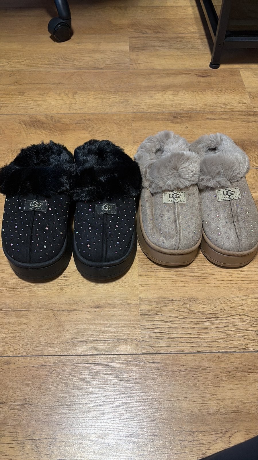 Mooie pantoffels, Verzenden, Zo goed als nieuw, Beige, Pantoffels of Sloffen