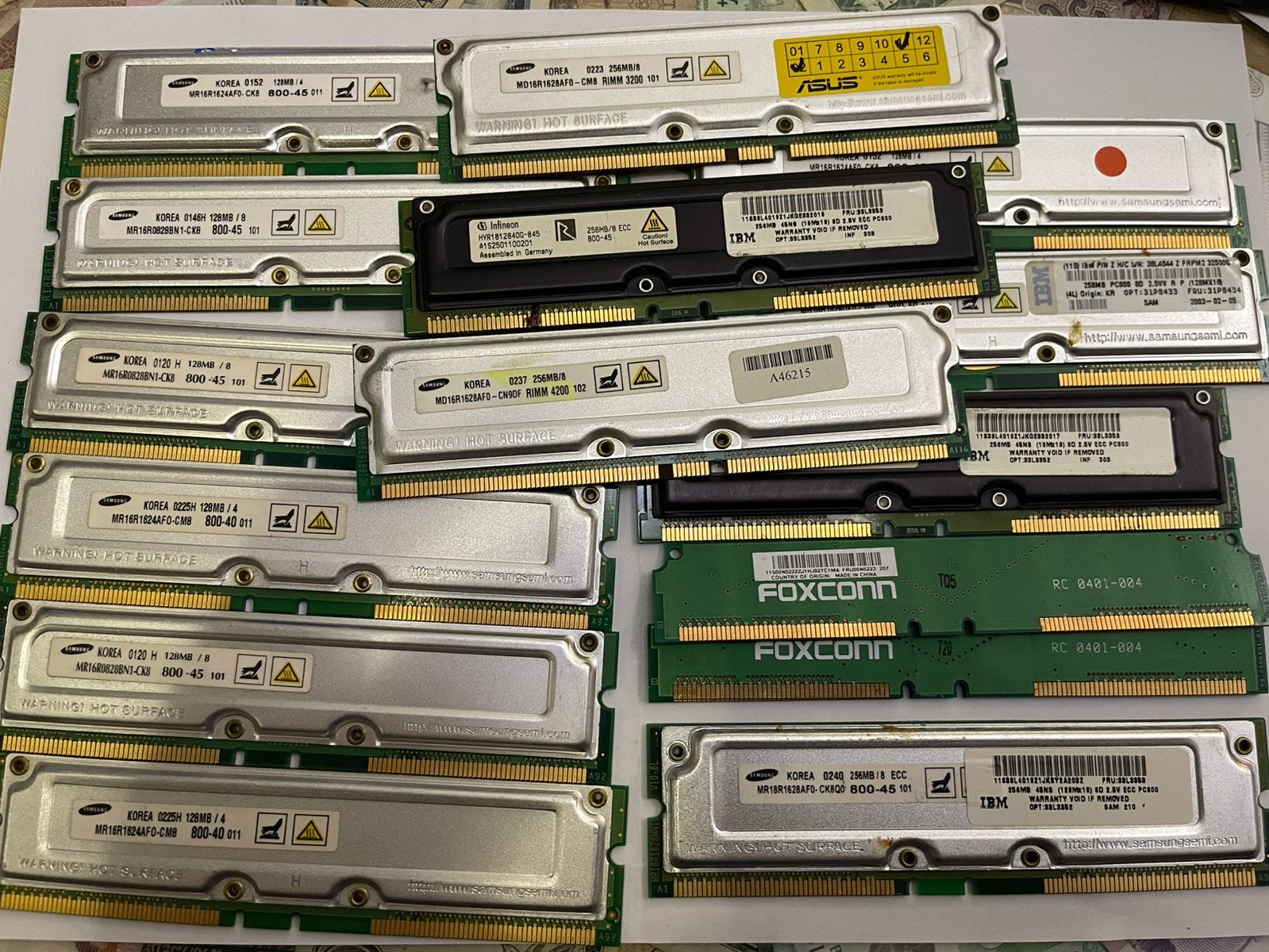 15x vintage RIMM geheugen 128mb/256mb, Computers en Software, RAM geheugen, Ophalen of Verzenden, Zo goed als nieuw, DDR, Desktop