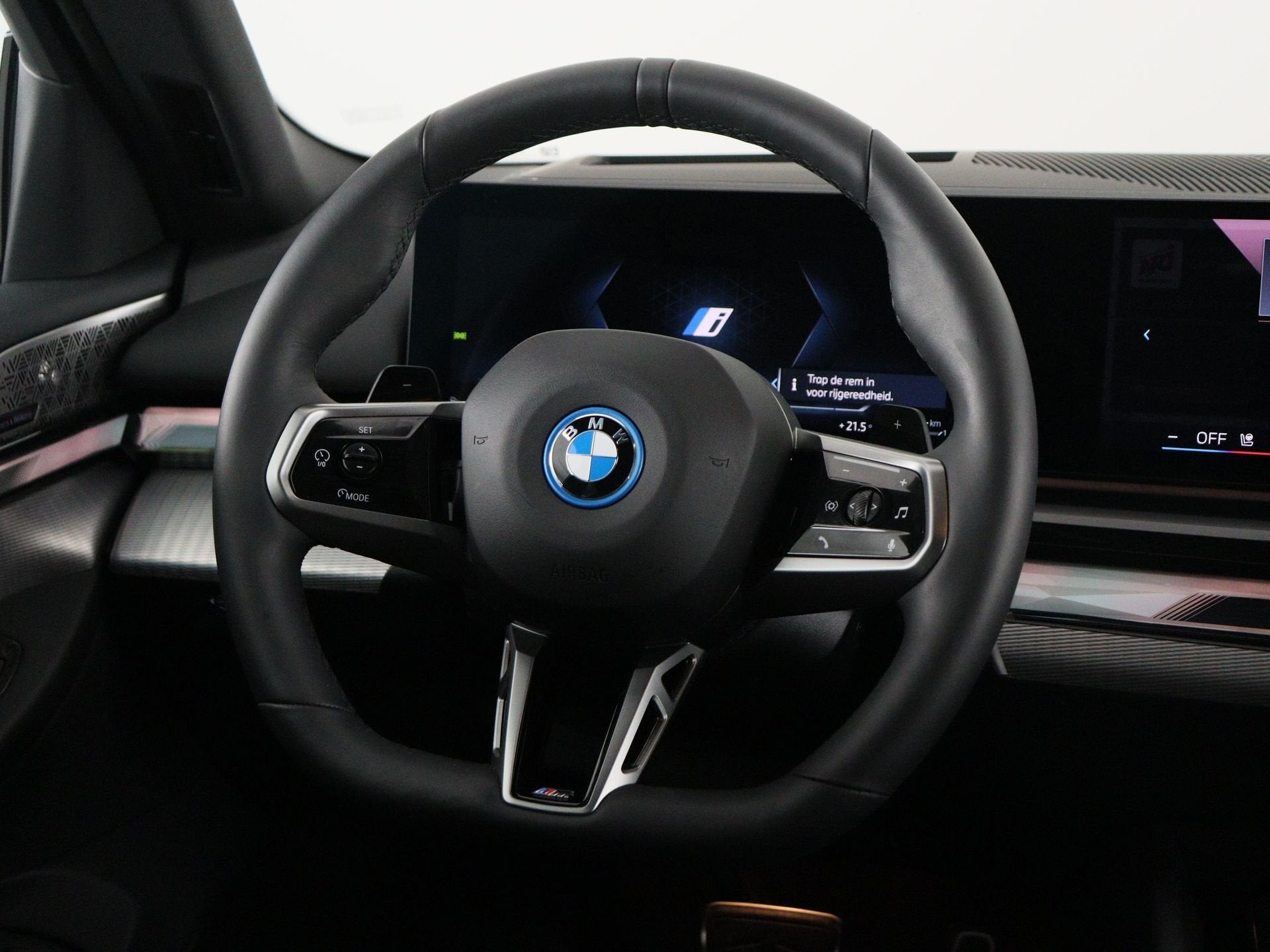 BMW 5 Serie Touring 550e xDrive M Sport Pro (bj 2025), Auto's, Automaat, Dealer onderhouden, Gebruikt, Blauw