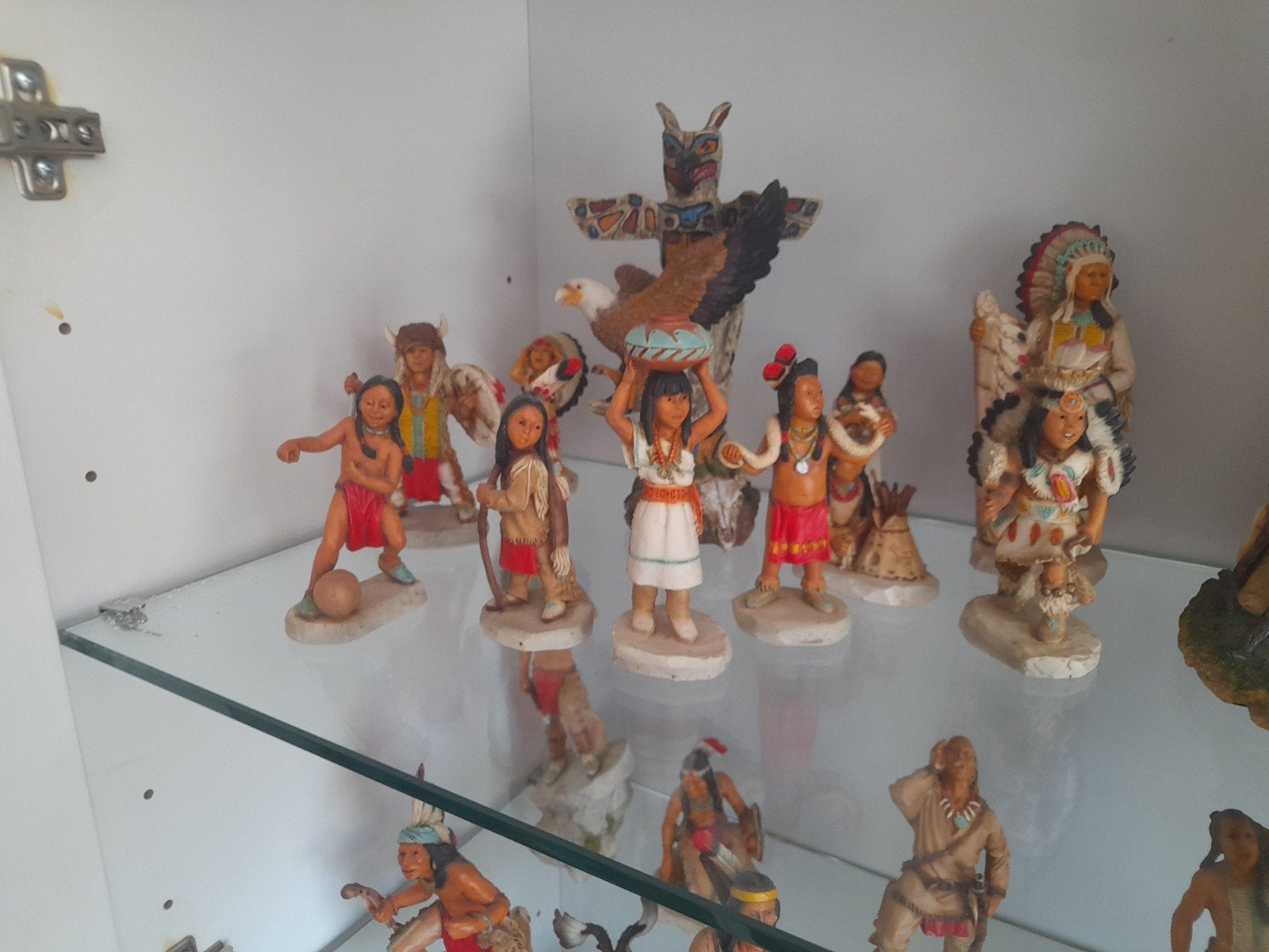 Grote collectie Indianen beelden van Castagne, Ophalen