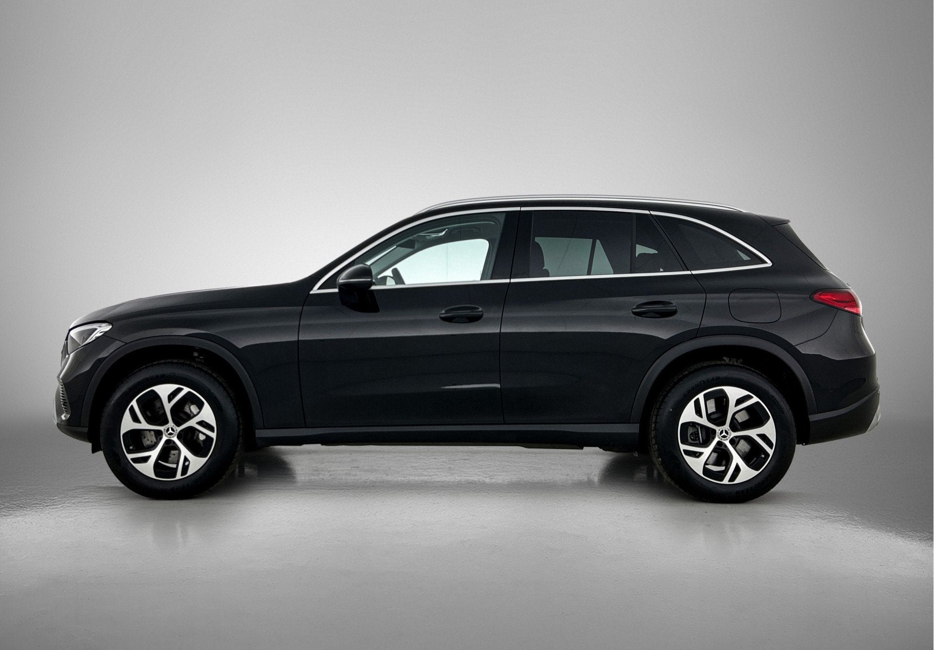 Mercedes-Benz GLC 300 e 4MATIC Plug-In Hybride Trekhaak | Me, Auto's, Automaat, 12 maanden, Automatische klimaatregeling, Gebruikt