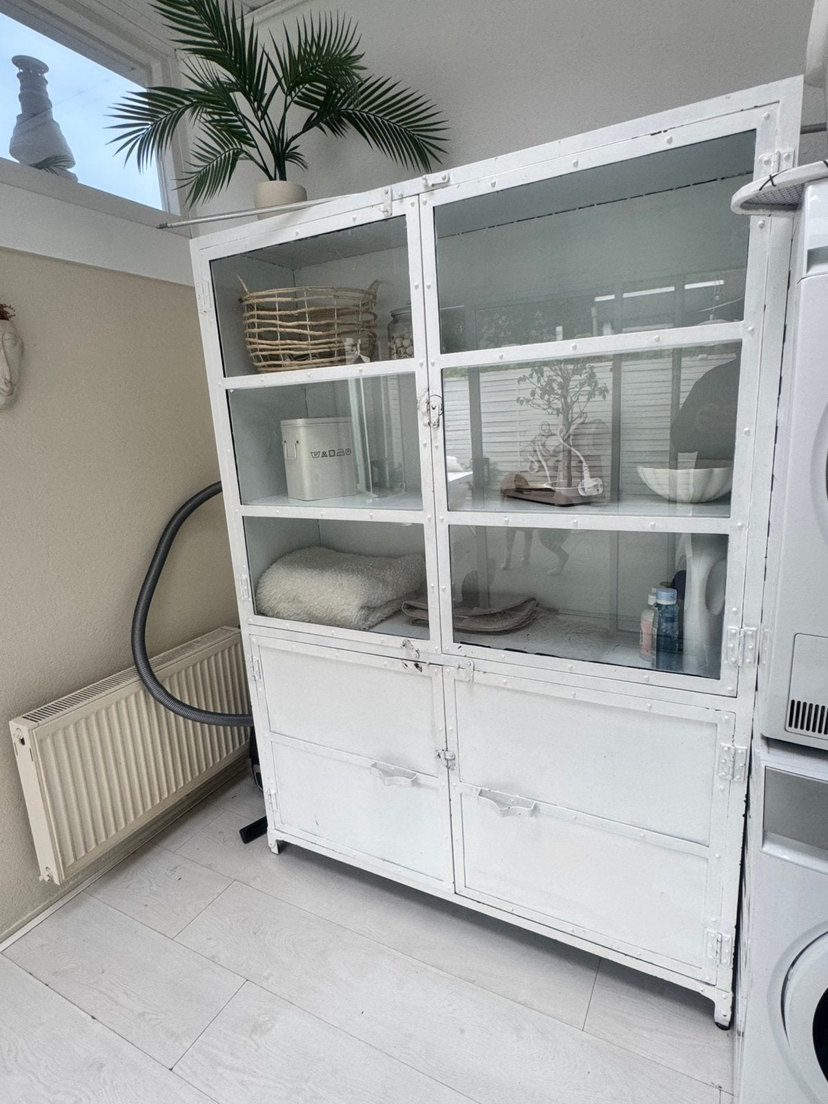 Witte metalen kast, Ophalen, 100 tot 150 cm, Zo goed als nieuw, Metaal