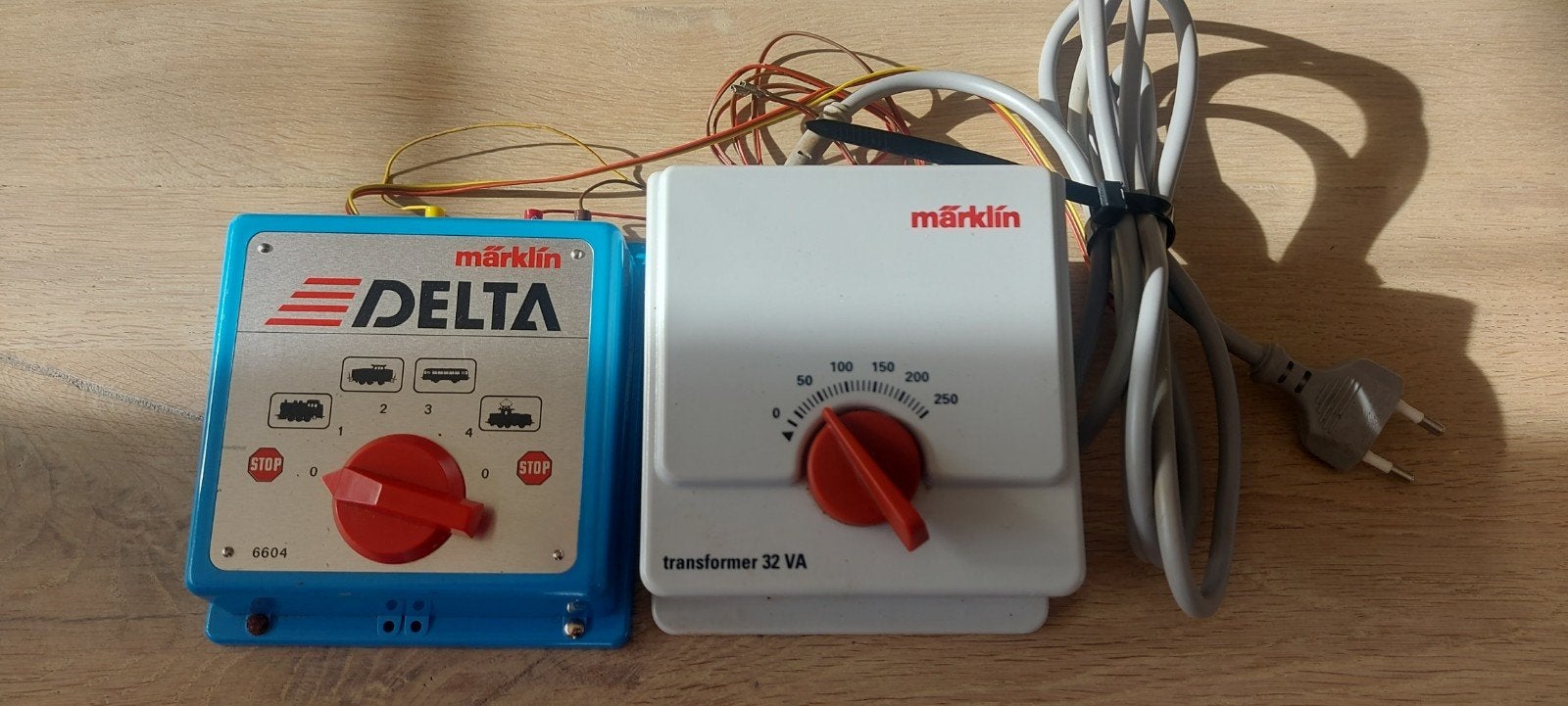 Märklin trafo 32 VA Delta bedieningspaneel artnr 50924+6604, Wisselstroom, Locomotief, Ophalen of Verzenden, Zo goed als nieuw