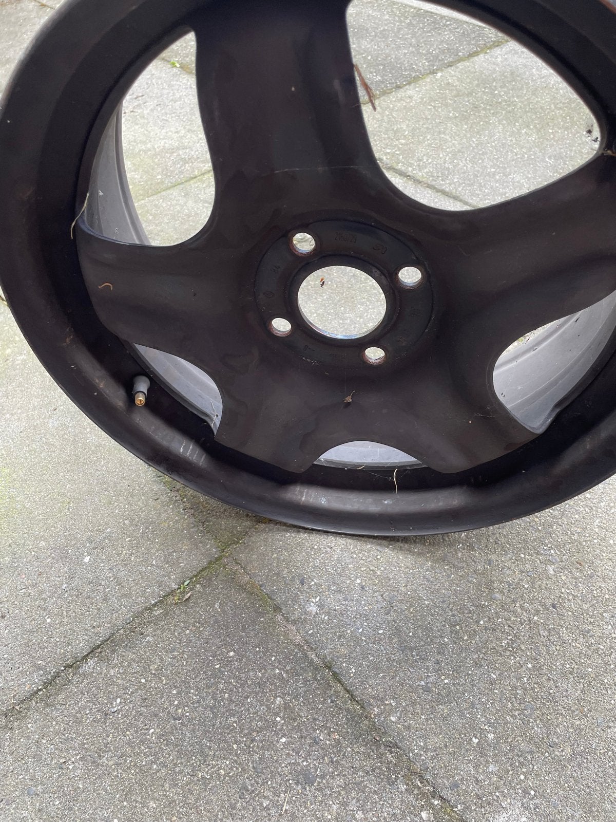 Renault Clio winterbanden met velgen en wieldoppen, Ophalen, Gebruikt, 16 inch, Banden en Velgen